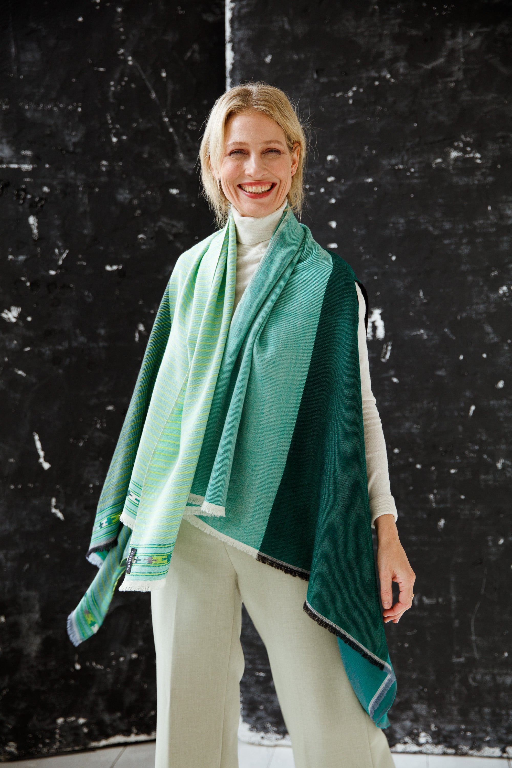 Julahas Green Fusion Cape – Zuri