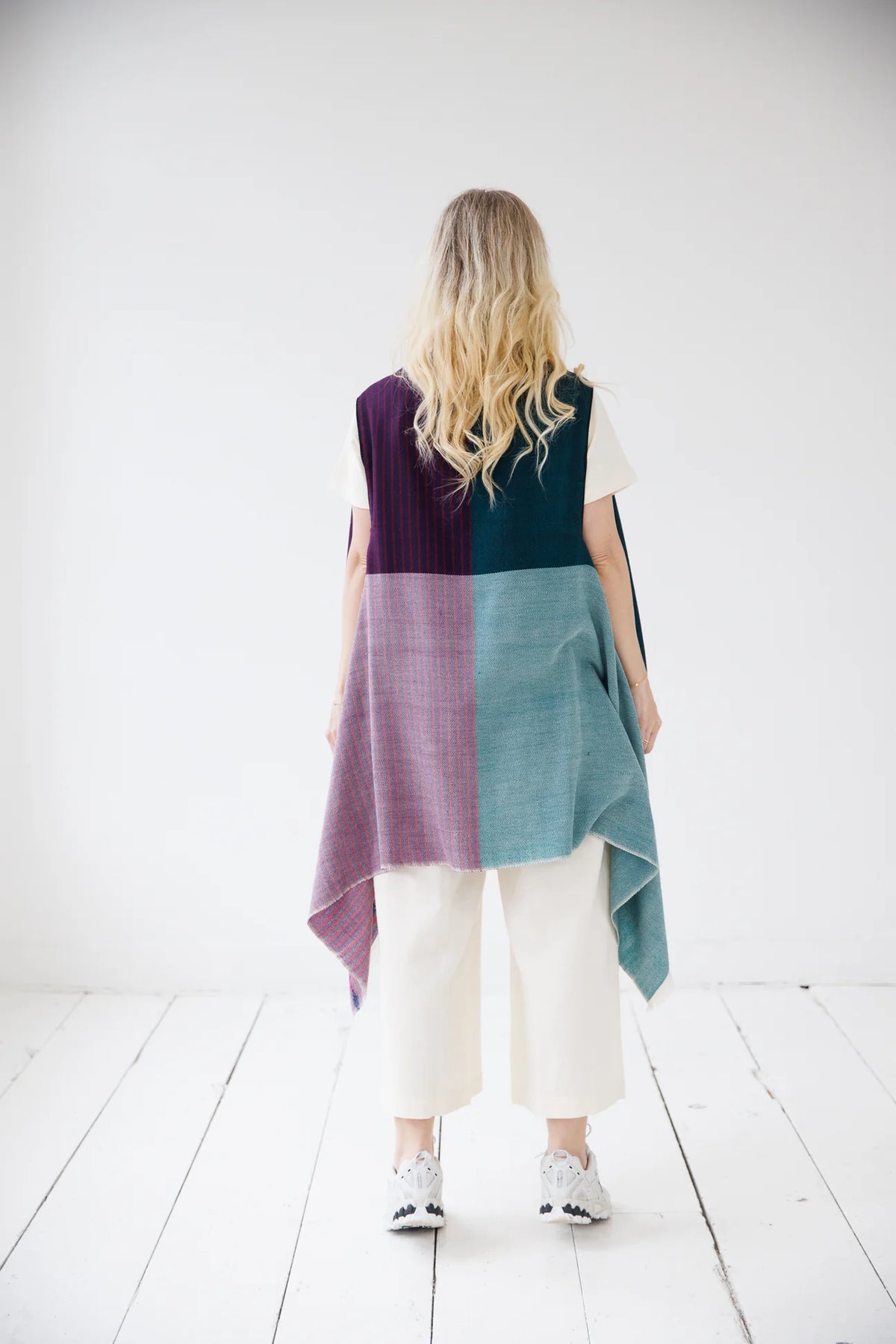 Julahas Light Wool Cape Fusion Teal Purple
