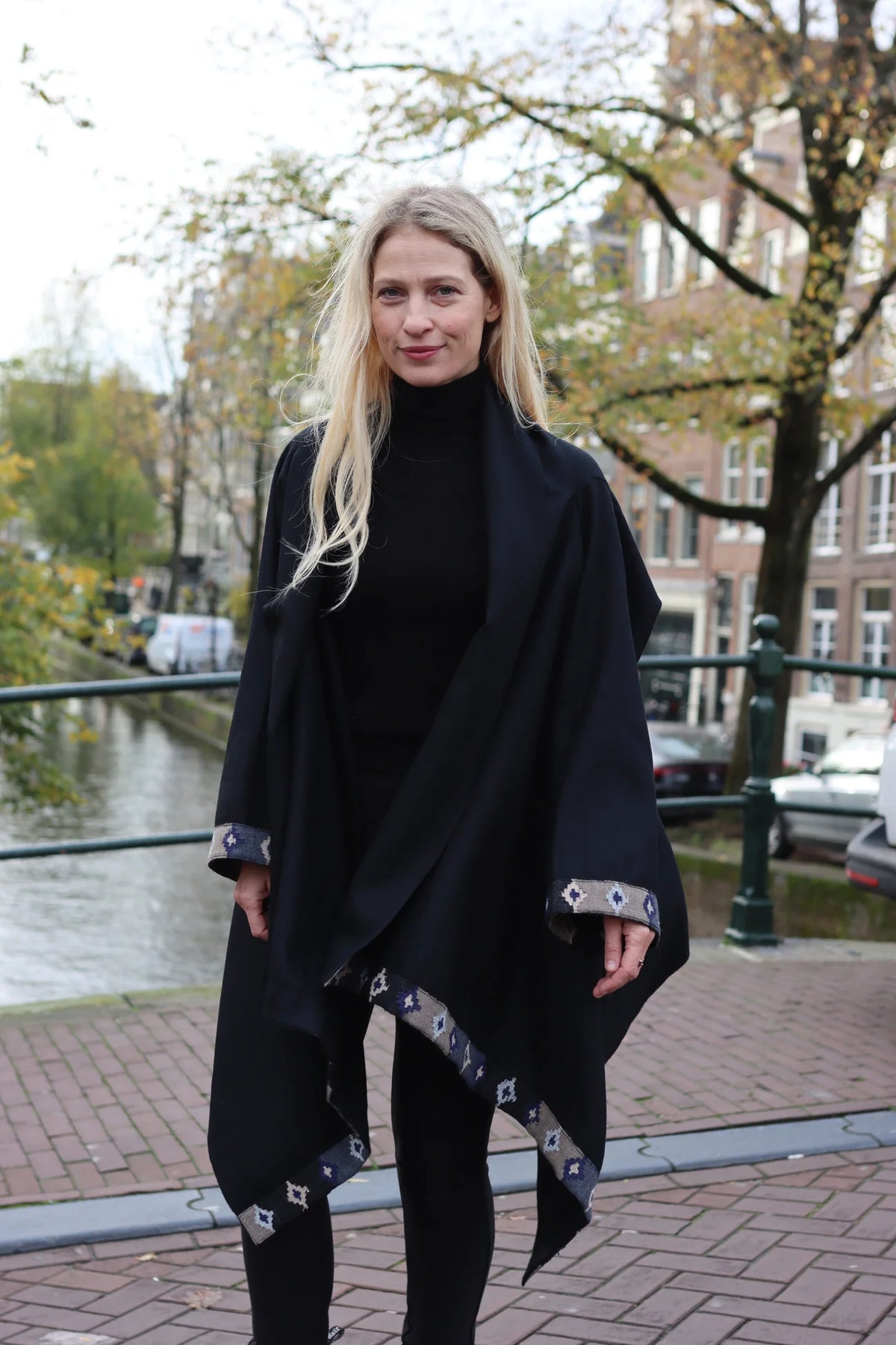 Julahas Wool Cape Coat Cocoon Black