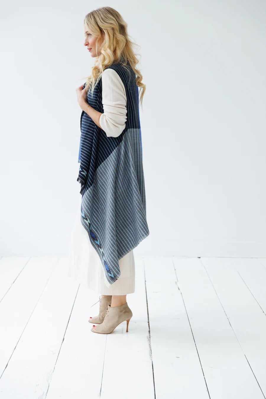 Julahas Light Wool Fusion Blue Cape