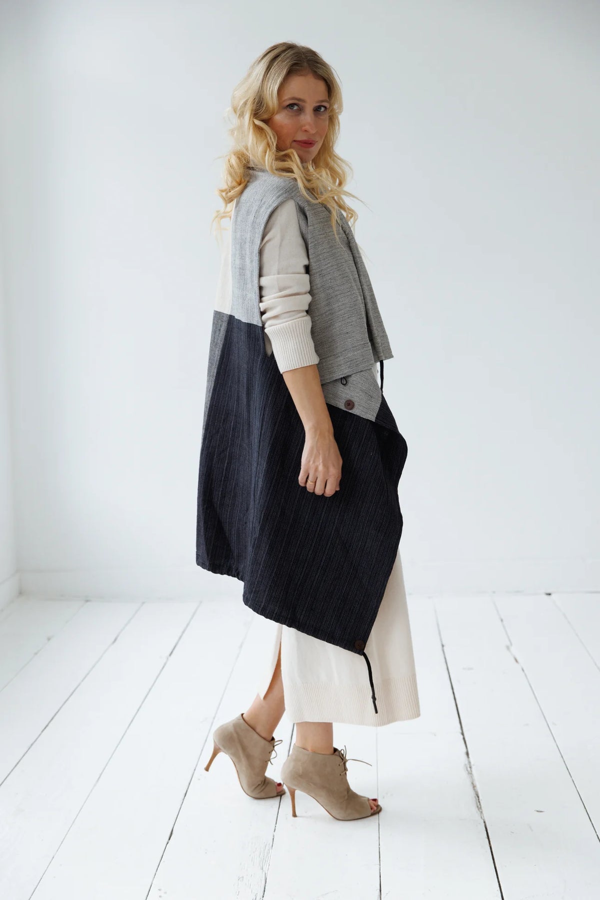 Julahas Cotton Cape Equal Graphic