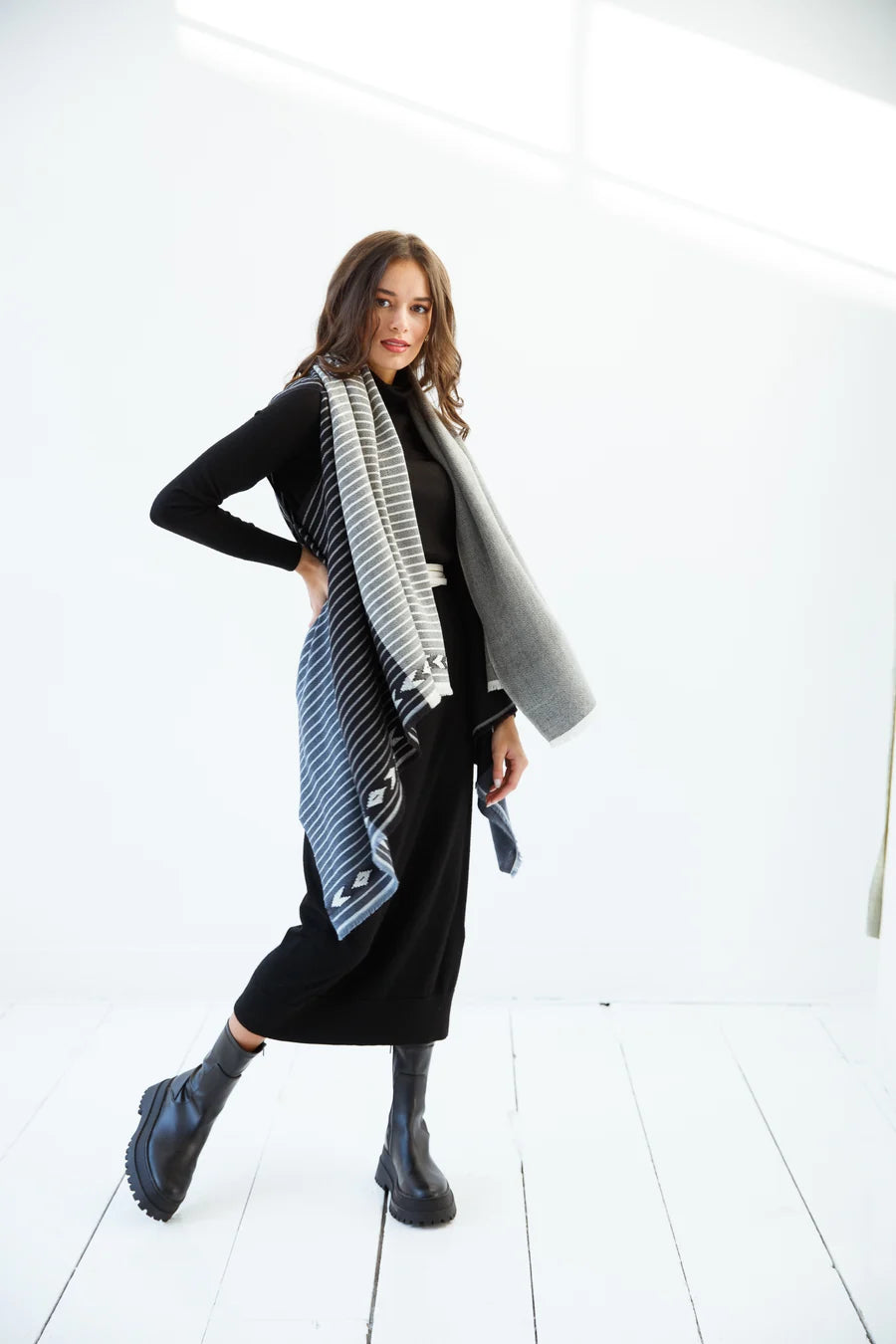 Julahas Light Wool Cape Fusion Graphic - Petite