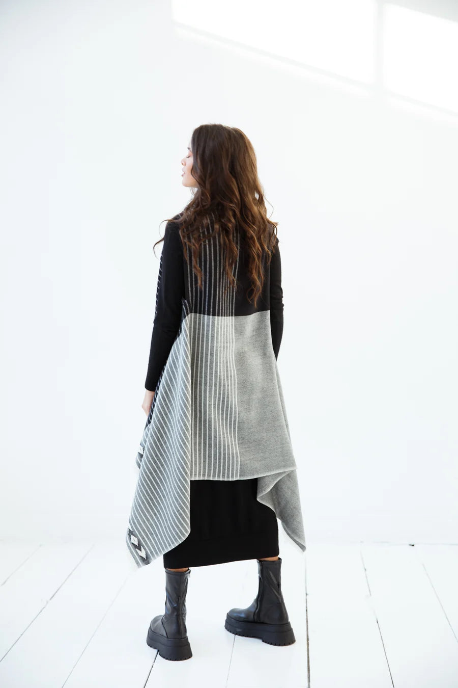 Julahas Light Wool Cape Fusion Graphic - Petite
