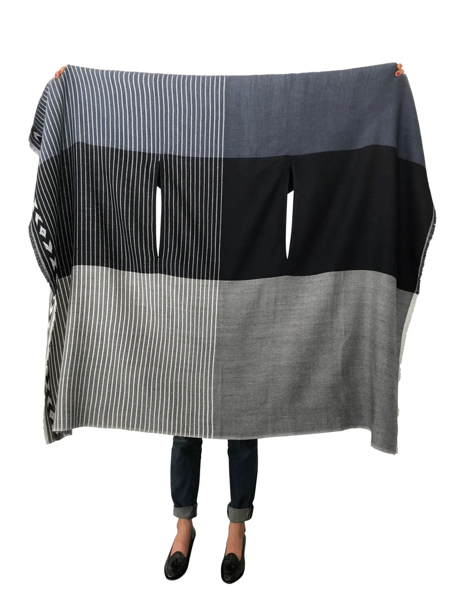 Julahas Light Wool Cape Fusion Graphic - Petite