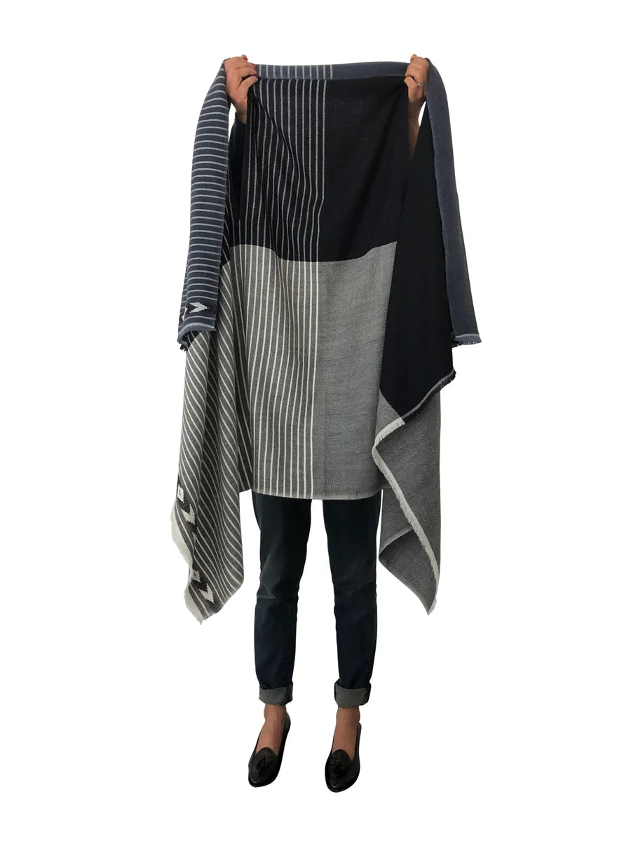 Julahas Light Wool Cape Fusion Graphic - Petite