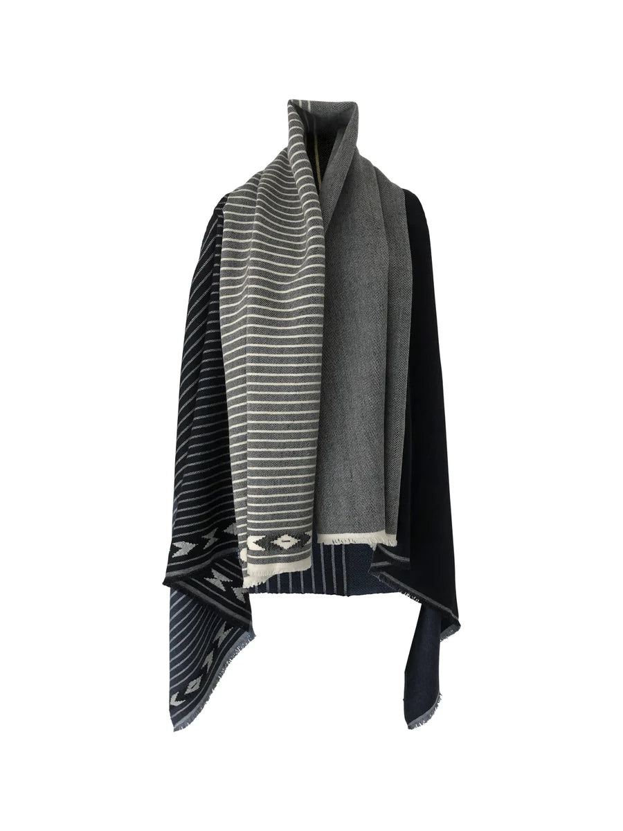 Julahas Light Wool Cape Fusion Graphic - Petite