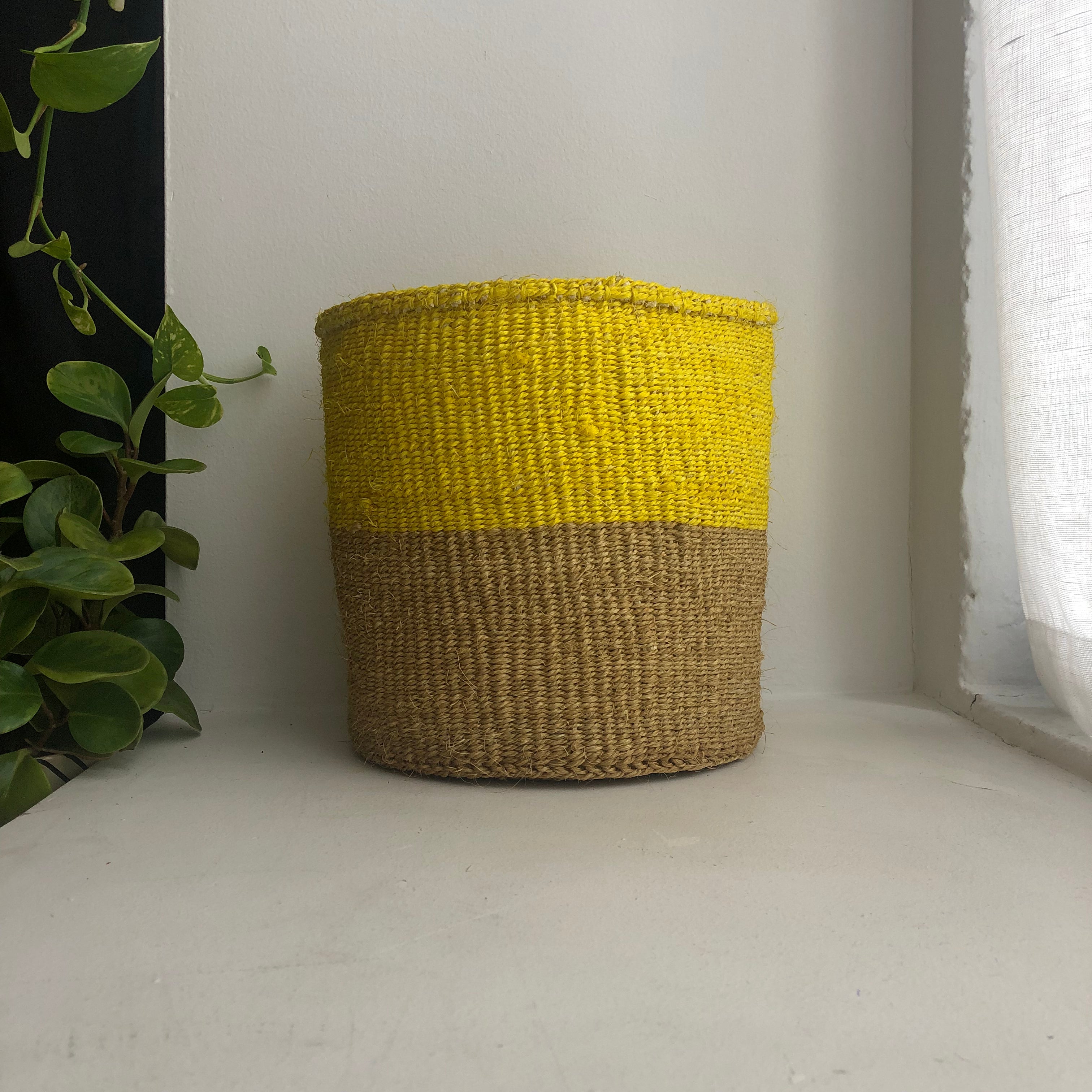 8&quot; yellow and natural basket