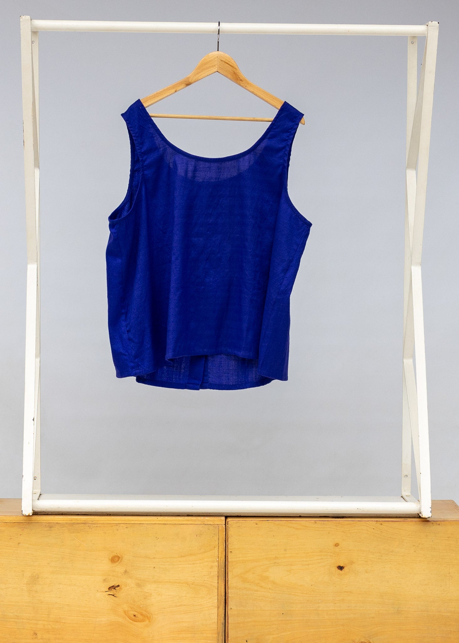 Sapphire Reversible Scoop Tank