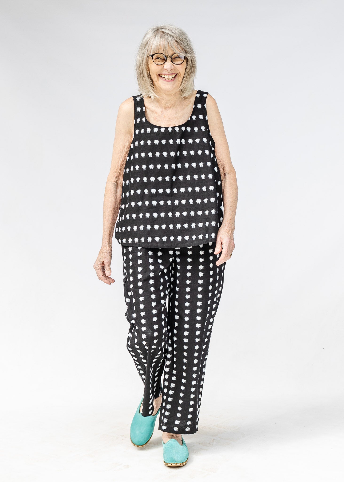 Stitch in Time Reversible Scoop Tank